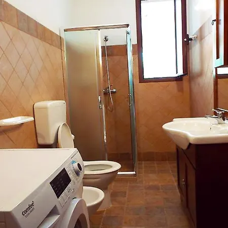 Con Giardino E Piscina Privata 45 *