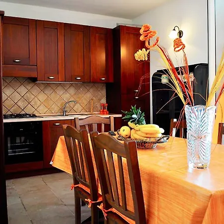 Con Giardino E Piscina Privata 45