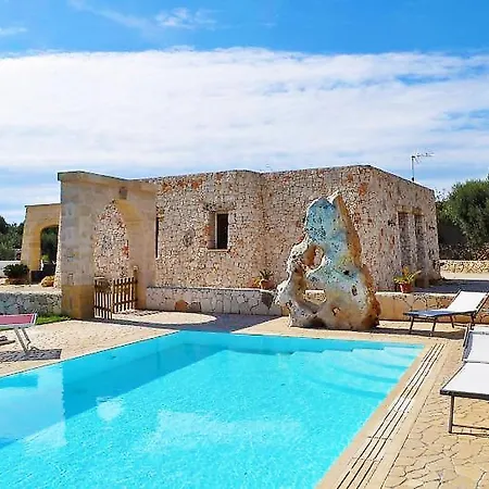 Con Giardino E Piscina Privata 45 *