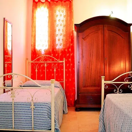 Con Giardino E Piscina Privata 45 *